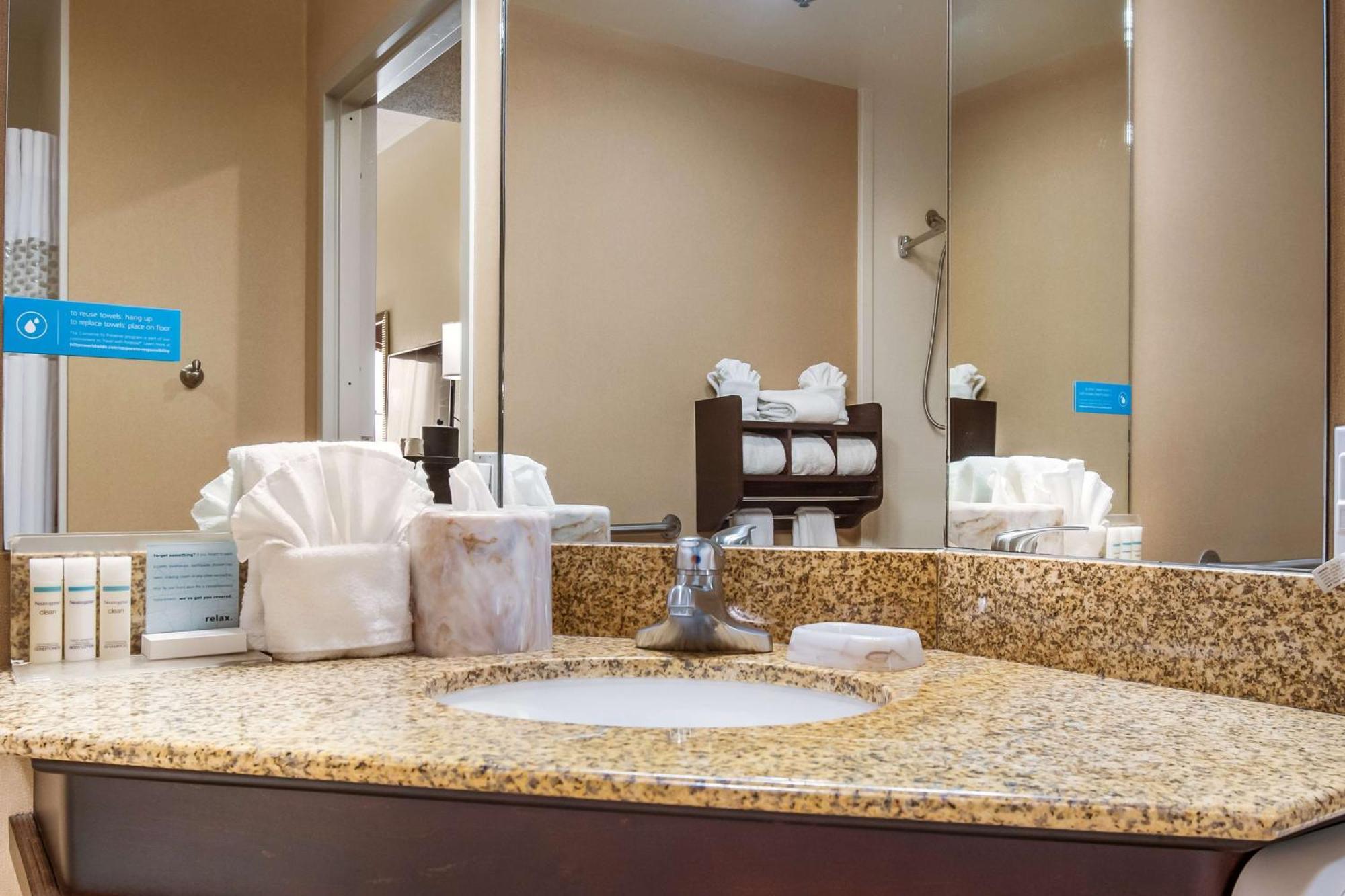 Hampton Inn West Columbus Ngoại thất bức ảnh